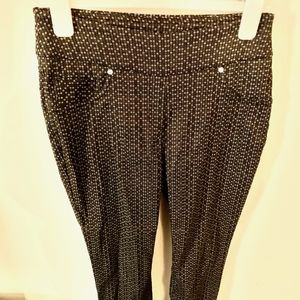 🖤💛 Alia Size 6 Black and Cream Dress Pants